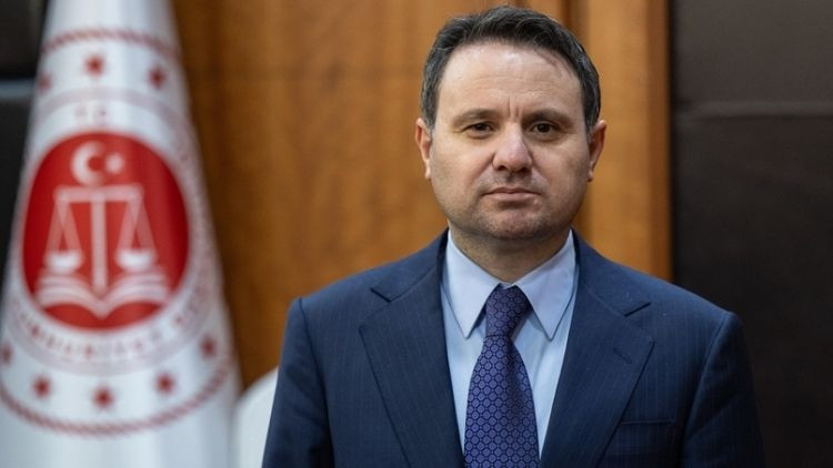Adalet Bakanı Gürlek: "Meclis kürsüsüne giderken insanlar üstümüze geldi, kurumların yıpratılmaması gerekiyor"