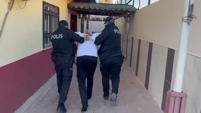 Adana'da Hapis Cezası Bulunan 11 Firari H&uuml;k&uuml;ml&uuml; Yakalandı