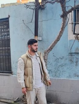 Adana'da Şaşırtıcı Hırsızlık Olayı! İğne Deliğinden Girdi, 6 Cep Telefonu &Ccedil;aldı