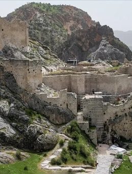 Adıyaman&rsquo;ın 2 Bin Yıllık Mirası Yeniden Hayat Buldu: Kahta Kalesi&rsquo;nde 40 Milyon TL&rsquo;lik Restorasyon Ger&ccedil;ekleşti!