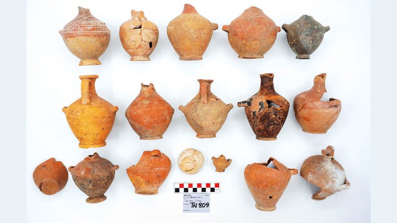 Aigai'de heyecan verici bir keşif… 3 bin 'kutsal kap' bulundu