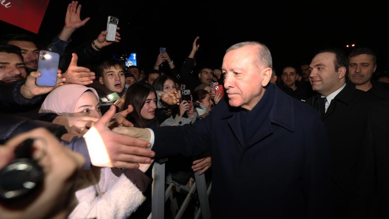 AK Parti Gençlik Kolları, Cumhurbaşkanı Erdoğan'ın doğum gününü kutladı