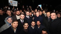 AK Partili gen&ccedil;lerden Cumhurbaşkanı Erdoğan'a doğum g&uuml;n&uuml; s&uuml;rprizi