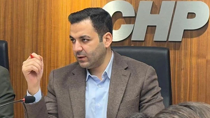 Akın G&uuml;rlek&rsquo;in Dava S&uuml;reci Tamamlandı… CHP Gen&ccedil;lik Kolları Genel Başkanı Cem Aydın&rsquo;a 1 yıl 5 ay Hapis Cezası