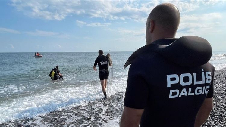 Alanya'da Denizde Erkek Cesedi Tespit Edildi