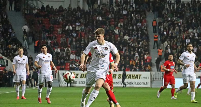 Amed, Van Spor FK'yı Evinde Yenerek &Uuml;st&uuml;nl&uuml;k Sağladı