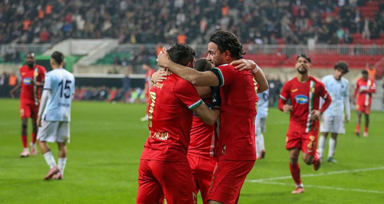 Amedspor, Adana Demirspor'u 7-0 ile Ge&ccedil;ti!