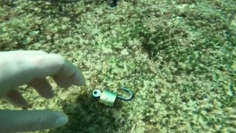 Antalya'da 4 Yıldır Hobi Olarak Dalgı&ccedil;lık Yapıyor, Denizin Derinliklerinden 'B&uuml;y&uuml; Malzemeleri' Buluyor