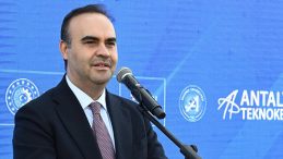 Antalya&rsquo;ya 235 Milyon Liralık AR-GE &Uuml;ss&uuml;! Bakan Kacır Duyurdu: 2030 Yılına Kadar 100 Bin Girişim Hedefi
