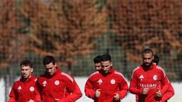 Antalyaspor, Fatih Karag&uuml;mr&uuml;k Ma&ccedil;ına Hazırlıklarını S&uuml;rd&uuml;r&uuml;yor