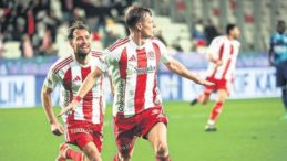 Antalyaspor, Samsunspor'u 3-1 Mağlup Ederek Gol Hasretini Sonlandırdı