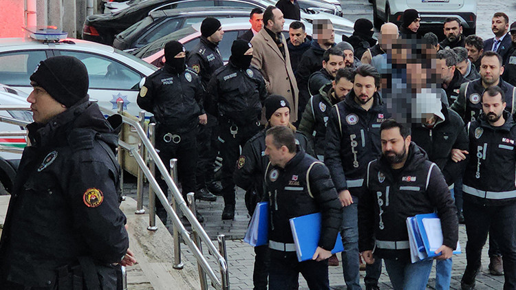 Ara&ccedil; Muayene İstasyonunda Kuvvetli Operasyon: 13 Şahıs G&ouml;zaltında