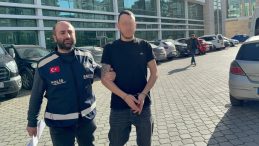 Arkadaşlık İsteği Tartışması: Gen&ccedil; Bı&ccedil;aklanarak Ağır Yaralandı!