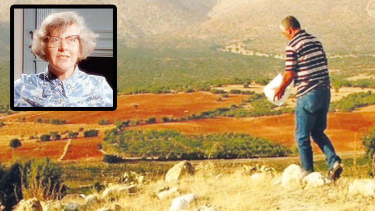 Arkeolog Mellink&rsquo;in K&uuml;lleri Keşfettiği T&uuml;m&uuml;l&uuml;ste