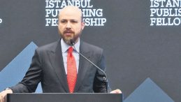 Asıl Tehlike Yapay Zeka Değil, İnsanlığı Yitirmek