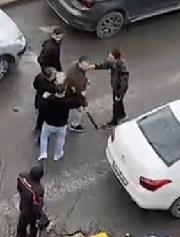 Ataşehir'de Trafik Kavgası: Sopalarla Darbettiler! 1 Kişi Yaralandı