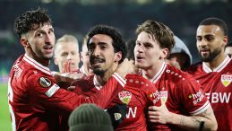 Avrupa Ligi'nde Stuttgart, tur kapısını sonuna kadar a&ccedil;tı!