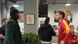 Bafetimbi Gomis Galatasaray'ı Ziyaret Etti!