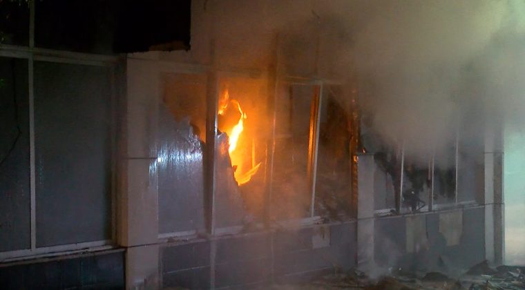 Bağcılar'da 4 Katlı Tekstil Fabrikası Alev Alev Yandı