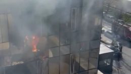 Bağcılar'da Yangın Paniği: İş Yeri Alevlere Teslim Oldu!