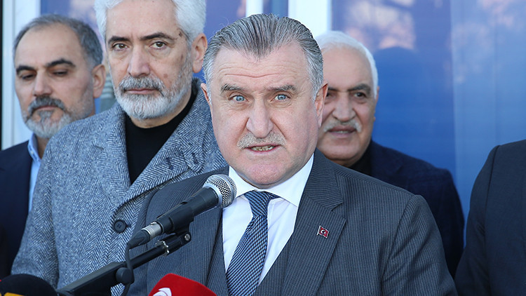 Bakan Bak: Deprem Turisti Değiliz