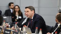 Bakan Bayraktar: Daha g&uuml;&ccedil;l&uuml; bir enerji geleceği inşa etmek i&ccedil;in &ccedil;alışmaya devam edeceğiz