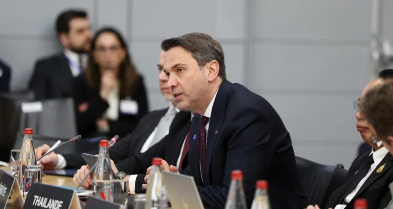 Bakan Bayraktar: Daha g&uuml;&ccedil;l&uuml; bir enerji geleceği inşa etmek i&ccedil;in &ccedil;alışmaya devam edeceğiz