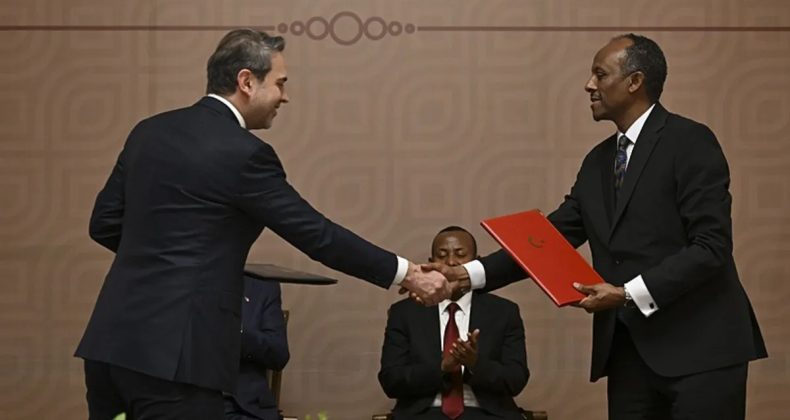 Bakan Bayraktar: Kapsamlı yol haritası &uuml;zerinde mutabık kaldık