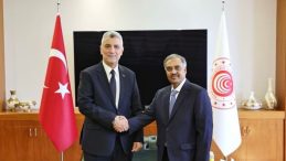 Bakan Bolat: D-8&rsquo;e desteğimiz artarak devam edecek