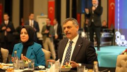 Bakan &Ccedil;ift&ccedil;i &Ccedil;orum&rsquo;da iftar sofrasında konuştu: "Kararlı y&uuml;r&uuml;y&uuml;ş&uuml;m&uuml;z&uuml; kimse durduramayacak"