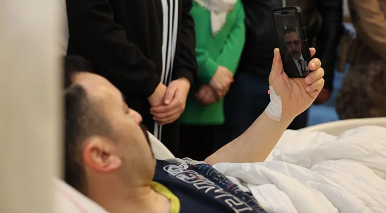 Bakan &Ccedil;ift&ccedil;i'den Yaralı Polise Ge&ccedil;miş Olsun Telefonu