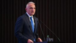 Bakan Ersoy Duyurdu: Dizi Sekt&ouml;r&uuml;ne B&uuml;y&uuml;k Destek!