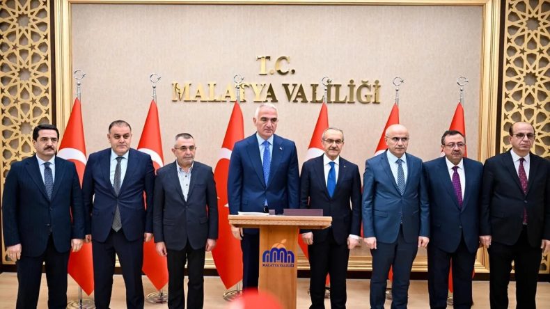 Bakan Ersoy: "Haziran Ayından İtibaren T&uuml;m Vakıf Eserlerimiz Yeniden Halkımıza Sunulacak"