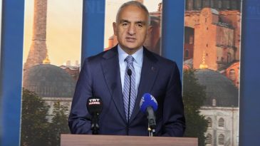 Bakan Ersoy: Vakıflar g&uuml;nde 100 bin vatandaşımıza iftar veriyor
