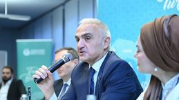 Bakan Ersoy: Yunus Emre Enstit&uuml;s&uuml;, toplumlar arasında kurulan bağın en canlı &ouml;rneklerinden biri