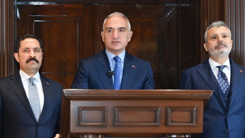 Bakan Ersoy'dan Muhalefete Deprem Eleştirisi: Millete Çektirdikleri Çileyi İtiraf Etti