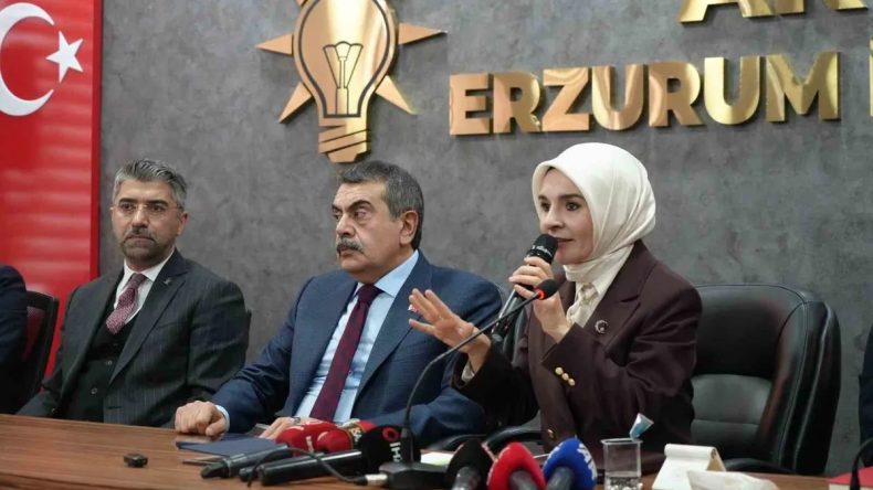 Bakan G&ouml;ktaş: "Deprem Turisti Değiliz, S&uuml;rekli Oradayız"