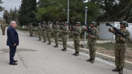 Bakan G&uuml;ler, 11. Hudut Tugay Komutanlığı'nda İncelemelerde Bulundu