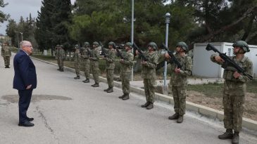Bakan G&uuml;ler, 11. Hudut Tugay Komutanlığı'nda İncelemelerde Bulundu