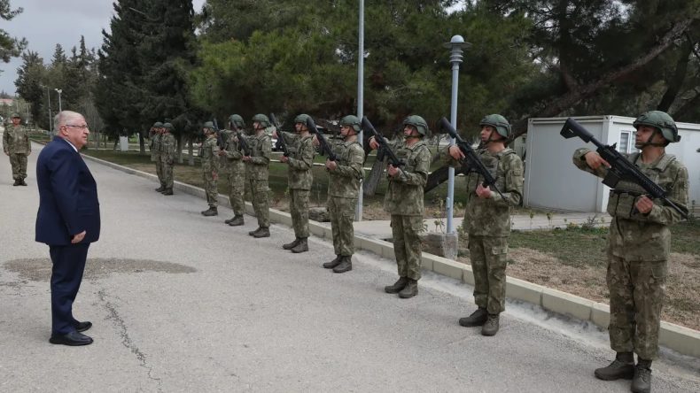 Bakan G&uuml;ler, 11. Hudut Tugay Komutanlığı'nda İncelemelerde Bulundu