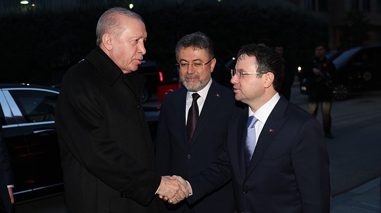 Bakan G&uuml;rlek: G&uuml;&ccedil;l&uuml; bir hukuk d&uuml;zeni, emeğin g&uuml;vencesidir