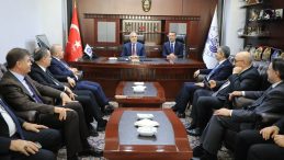 Bakan Işıkhan Depremzedelerle Buluştu: Yeni Yuvalarında İlk Ramazan'ı Birlikte Kutluyoruz