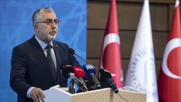 Bakan Işıkhan: Emek&ccedil;imizin Alın Terini Bağımsızlığın, Kalkınmanın ve G&uuml;&ccedil;l&uuml; Yarınların Harcı Olarak G&ouml;rd&uuml;k