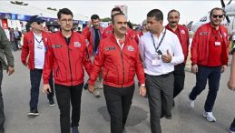 Bakan Kacır'dan Teknofest kuşağına destek