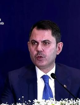 Bakan Kurum: Deprem b&ouml;lgesinde bir Avrupa &uuml;lkesi b&uuml;y&uuml;kl&uuml;ğ&uuml;nde inşa ger&ccedil;ekleştirdik