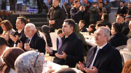 Bakan Kurum, Depremzedelerle İftar Sofrasında Bir Araya Geldi