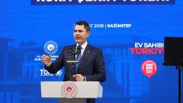 Bakan Kurum'dan Muhalefete Sert Yanıt: &Ccedil;&ouml;p Kutusuyla &Ouml;v&uuml;nenler 455 Bin Konutu Beğenmiyor