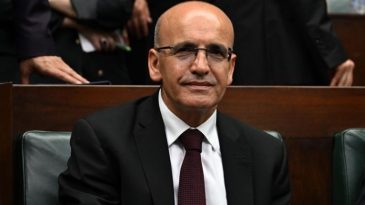 Bakan Şimşek: T&uuml;rkiye dayanıklılığını koruyor
