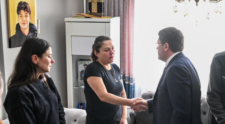 Bakan Tun&ccedil;&rsquo;tan Atlas &Ccedil;ağlayan&rsquo;ın ailesine ziyaret