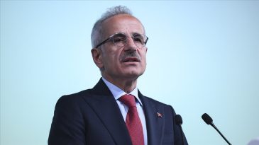 Bakan Uraloğlu: 15 Yaşından K&uuml;&ccedil;&uuml;k &Ccedil;ocuklar Sosyal Paylaşım Sitelerinde Hesap A&ccedil;amayacak